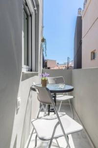 Modern & Stylish flat for friends & couples