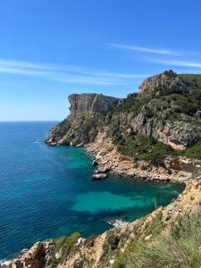 Luminosa villa con vistas al mar en Cala Moraig