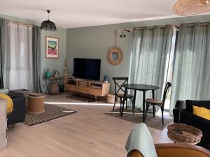 Maisons de vacances L’elegante, vue degagee, fibre, clim, Netflix : photos des chambres