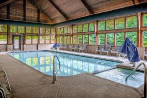 Rumbling Bald Resort Unit 2004