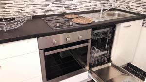 Family-friendly apartments with swimming pool Kneza, Korcula - 9130