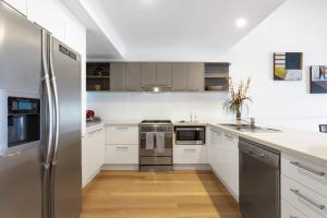 Shorelines 27 by Luxury Holidays Ocean View Buggy Transfers BBQ