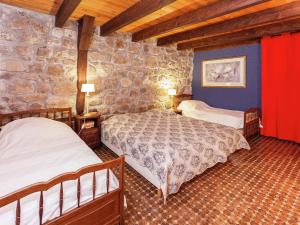 Maisons de vacances Charming Farmhouse in Cros de G orand with Swimming Pool : photos des chambres