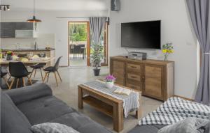Stunning Home In Bale With Wifi 