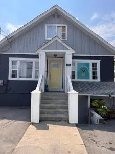 Laughing Llama - Coldstream