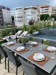 Apartment Lux - with private pool
