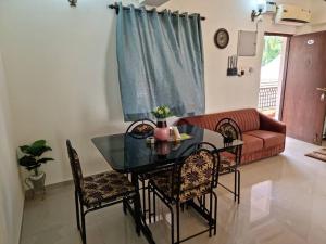Luxury 2BHK Apt with Pool View @BAGA BEACH