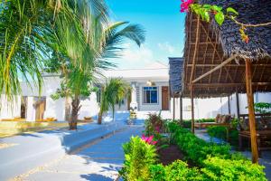 Uhuru Hotel & Restaurant