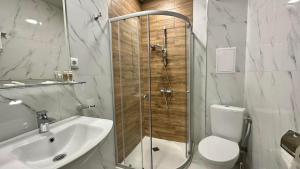 The Green Paradise Apartments