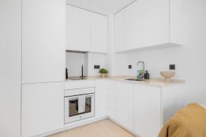 Sunny Fuengirola apt by Costarentals - Ref 226