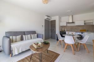 Appartements Amandula - Appt climatise vue mer : photos des chambres