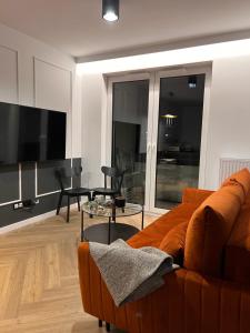 Gold Sleep apartament we Wrocławiu z prywatnym jacuzzi i dużym łóżkiem