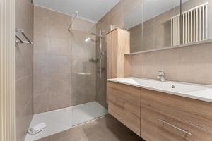 Ruime woning 10p met zonnige tuin & nabij strand