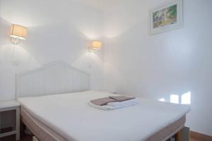 2-Bedroom Apartment Steps from Débarquement Beach with Pool