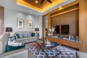 New Luxury Two bedroom private swimming pool villa with complete supporting facilities, convenient for travel 800 meters to Kamala Beach H09