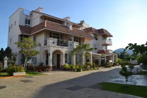 Biệt Thự 4 Phòng Ngủ (Four-Bedroom Villa)