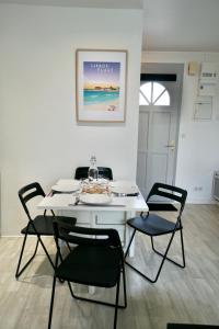 Appartements Cabine de plage n°1 *50m de la mer* : photos des chambres