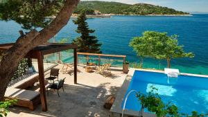 Charming beachfront villa on the island Šolta