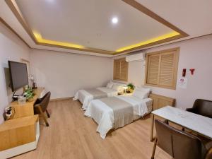 Phòng gia đình 2 giường (Family Twin Room)