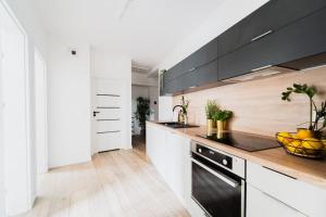 City Center - 3 Rooms - New Building - Private Parking Place - Garage