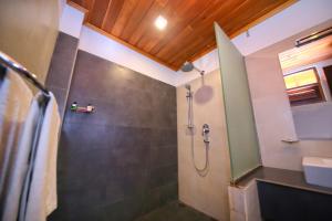 Rockside Beach Resort