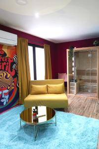 Capsule Groovy-Jacuzzi-Sauna-Billard-Netflix- Nintendo Switch & Jeux