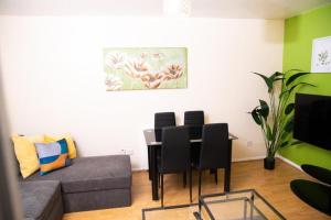 1 Bed Flat - Sleeps 4 - Parking - Wifi