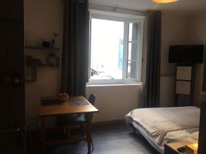 Appartements Studio calme plain pied dans mancelle centre Mans : photos des chambres