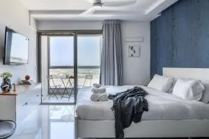 HaTsuk Beach Sea-View Studio by Sea N' Rent - Gelilot