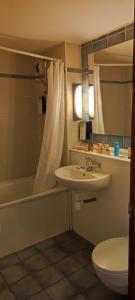 Hotels Campanile Perpignan Sud : photos des chambres