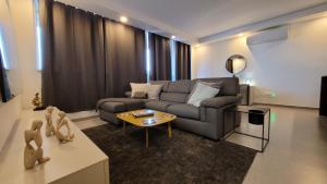 Stylish - Modern - Large Terrace - 2 Bed - 200 M From Sea - Fully Air Con