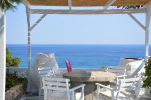 Summer Residence - Sea View Retreat in Provatas, Milos