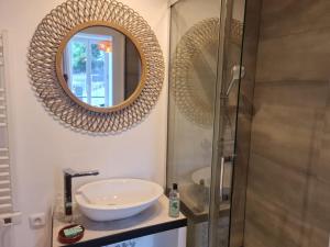 Le Saint Christophe - Mairie dAubervilliers ligne 12