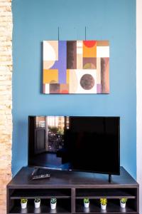 Well Lit and Creatively Designed Apartment