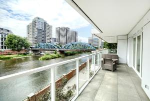 AboutArtApartments - Twin Towers