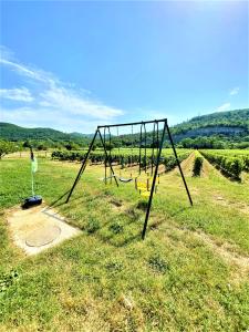 Maisons de vacances Gite 12-14p avec vue piscine chauffee terrain de petanque et jeux exterieurs : photos des chambres