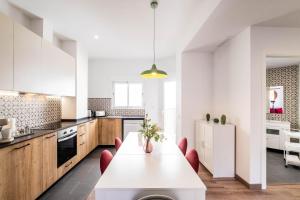 Spacious Apartment with Great Views