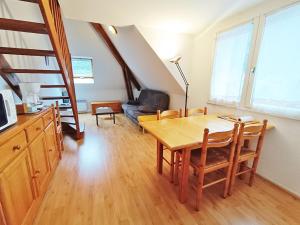 Appartements Chez Charlotte, T3 duplex, vue montagne : photos des chambres