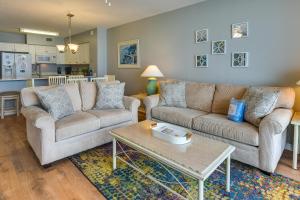 Fort Walton Beach Rental with Pool and Hot Tub Access