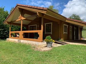 Chalets Chalet 17 tournesol Mauroux : Chalet 2 Chambres