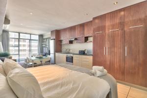 The Icon Studio Apartment 1000