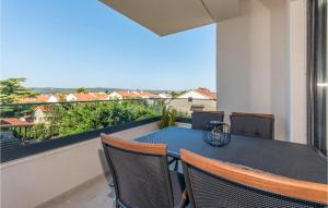 Gorgeous Apartment In Turanj With Wifi 