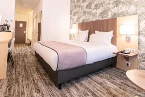 Queen Room with Sofa Bed - Non-Smoking room in Quality Hotel Bordeaux Centre