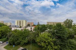 Modern Apartment suitable for Remote Work with Balcony & Parking by Renters