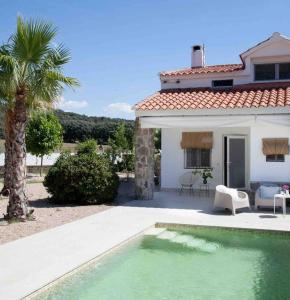 Venta Viñas, finca privada en la naturaleza, con piscina