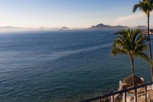 Departamento junto a Las Hadas Manzanillo