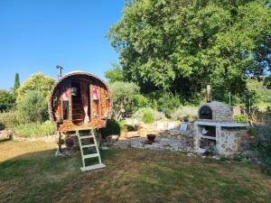 Appartements Provence chic, piscine naturelle, detente spa - jacuzzi pour 2 : photos des chambres