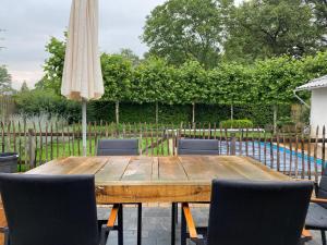 Beautiful Villa with swimming pool in Zonhoven