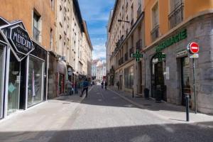 Appartements Studio Hyper Centre de Grenoble : photos des chambres