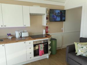 Hare Lodge with Hot Tub